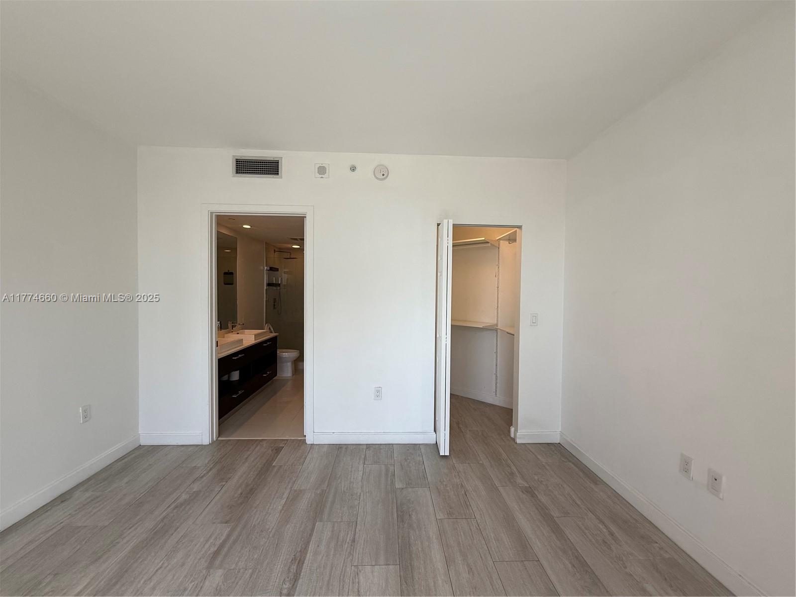 55 SW 9th St #1803, Miami FL 33130