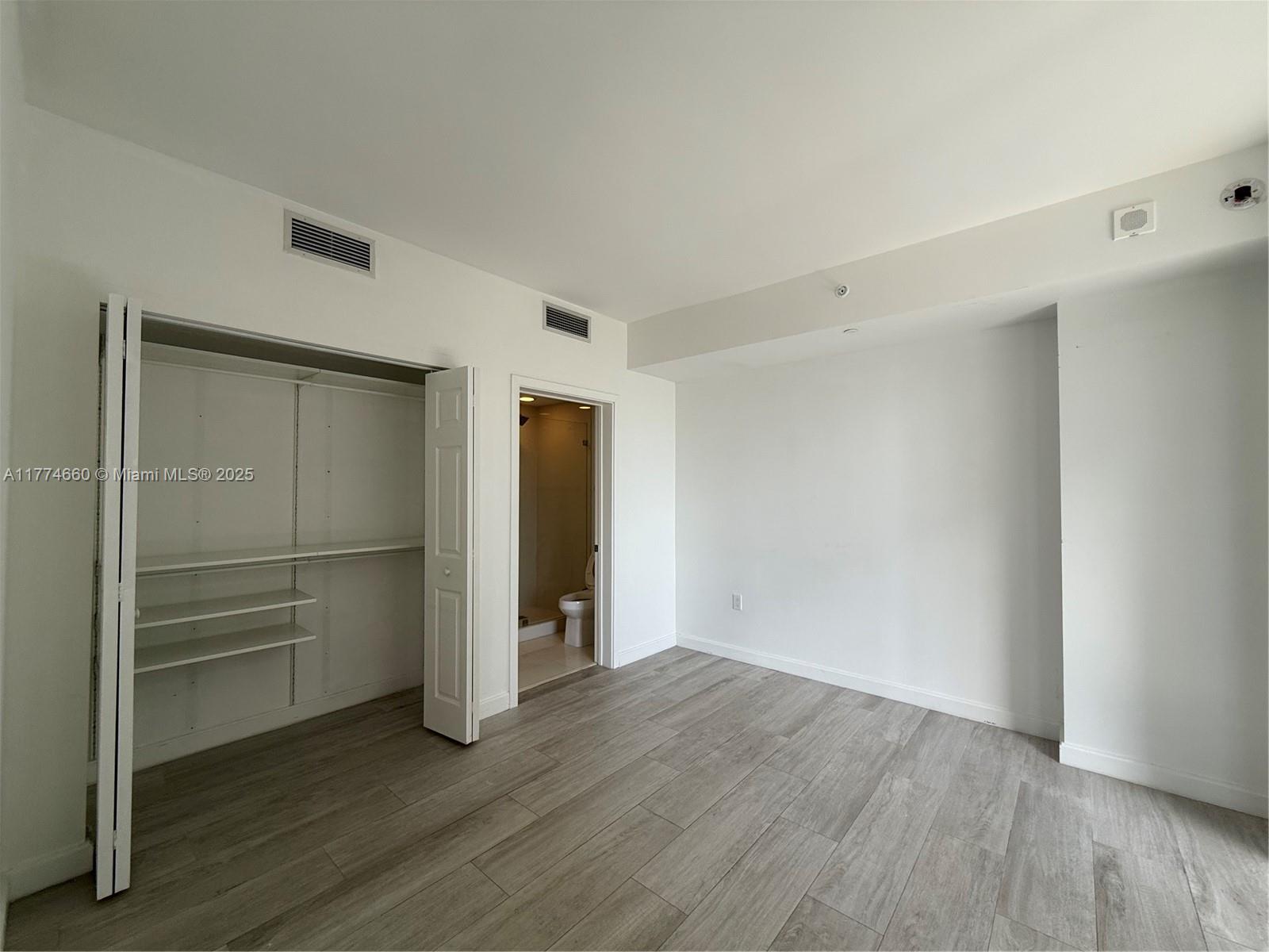 55 SW 9th St #1803, Miami FL 33130