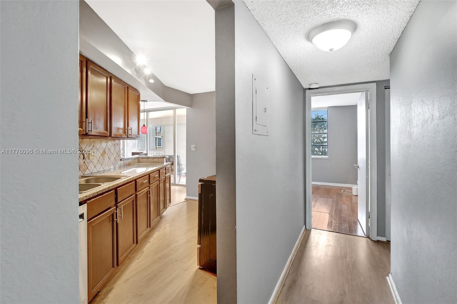 6911 Environ Blvd #3L, Lauderhill, Florida image 2
