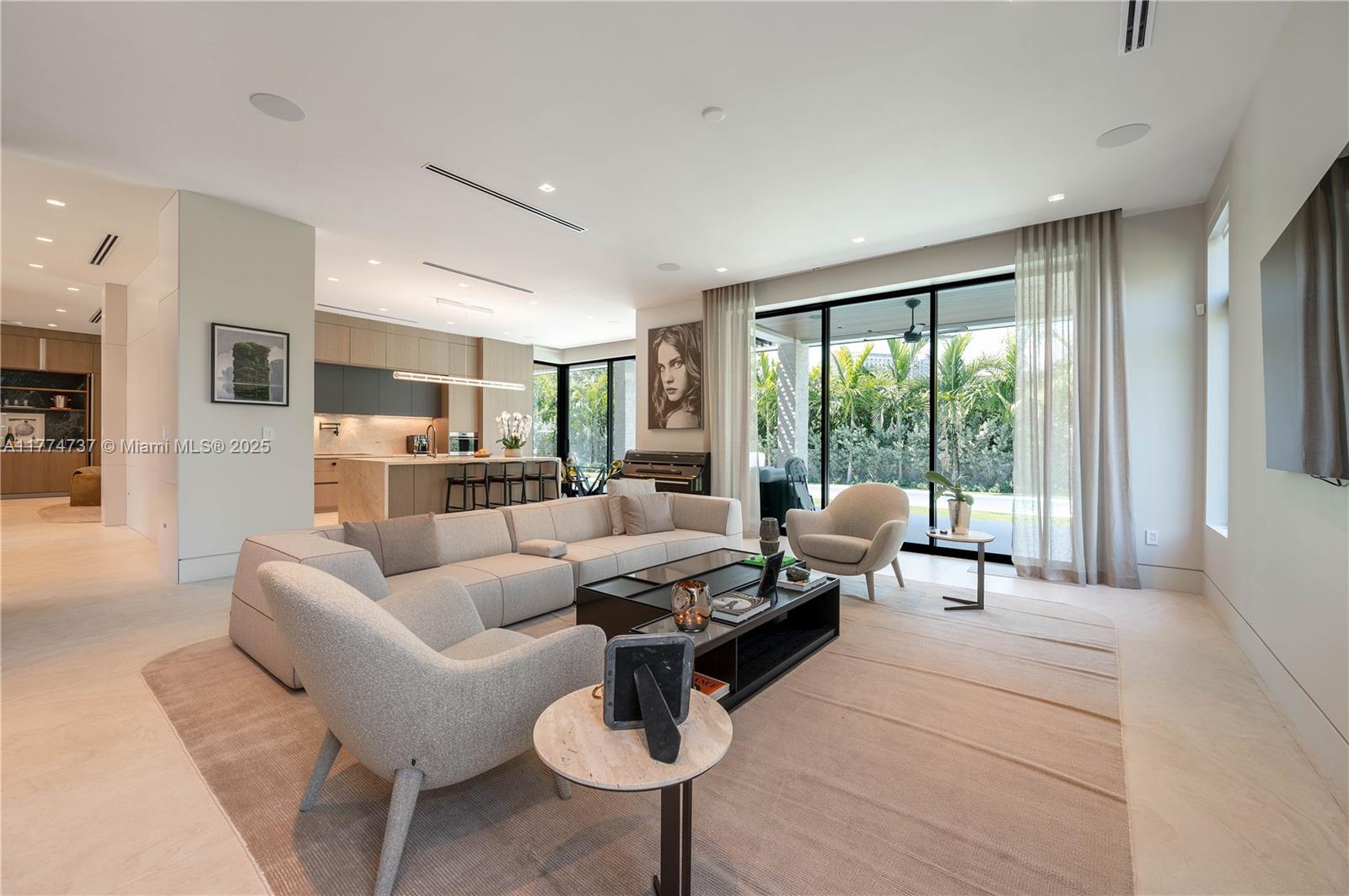 9400 SW 72nd Ct, Pinecrest, Florida image 9