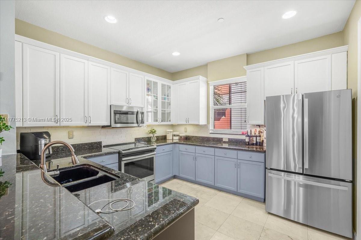 1033 NE 17th Way #703, Fort Lauderdale, Florida image 16