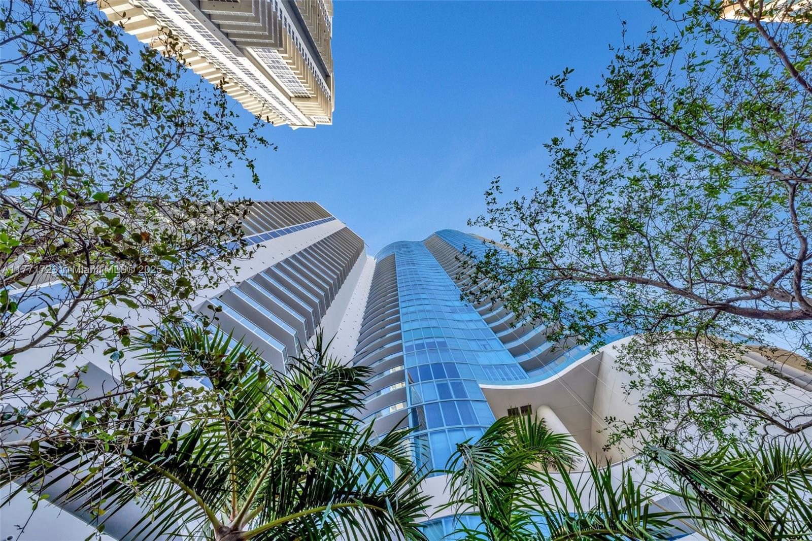 333 Las Olas Way #1007