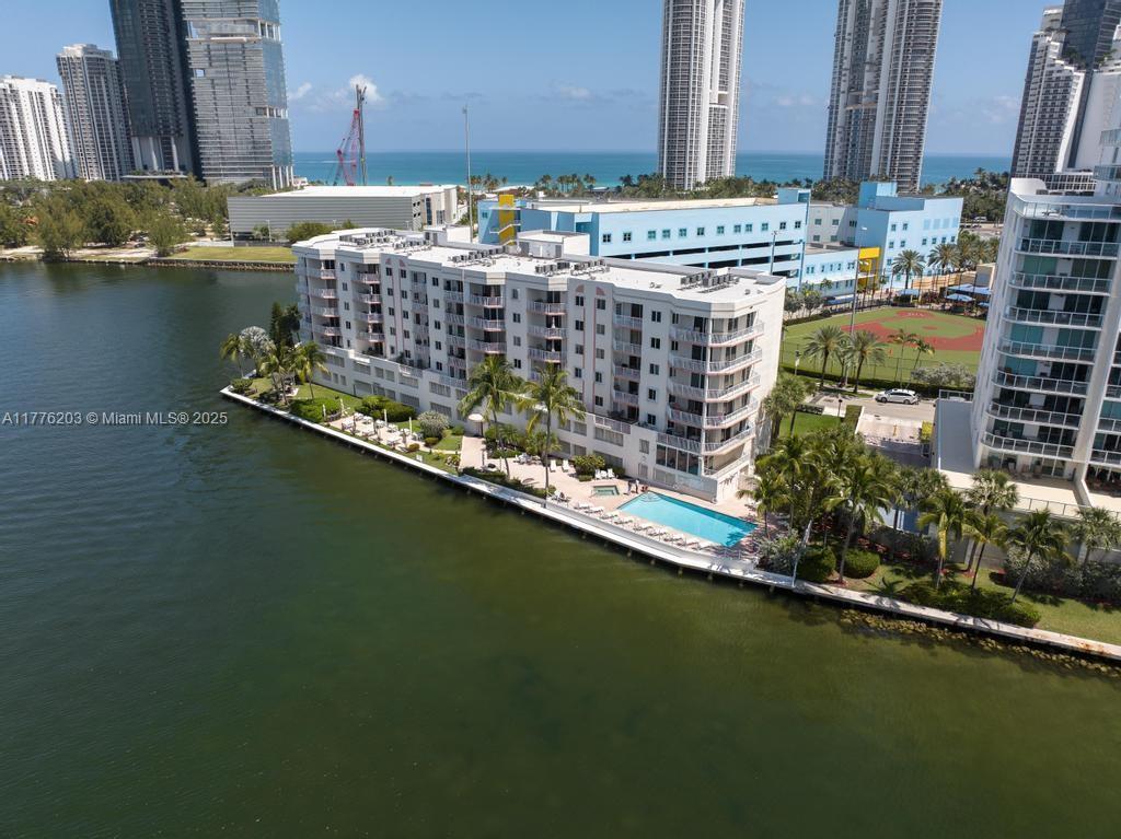 Residential, Sunny Isles Beach, Florida image 3