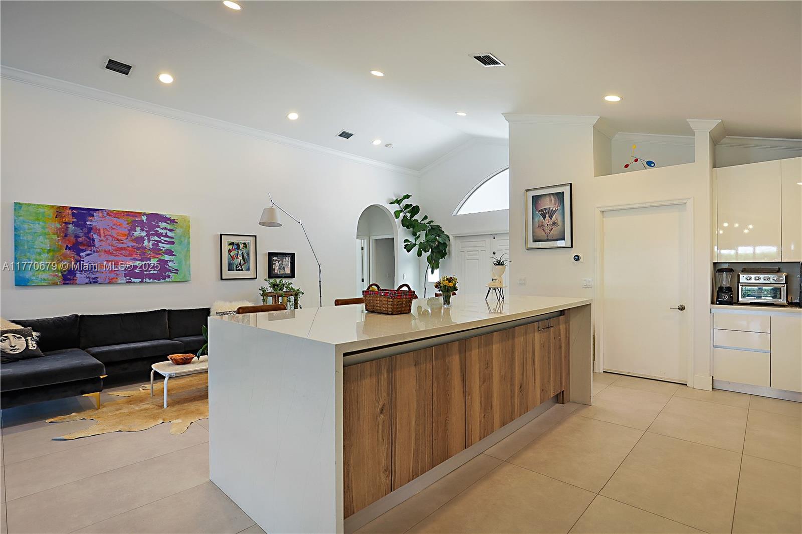 Listing Photo 14