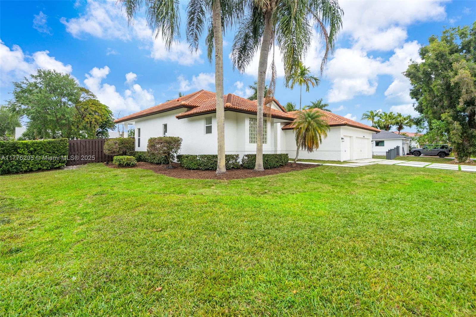 Residential, Plantation, Florida image 4