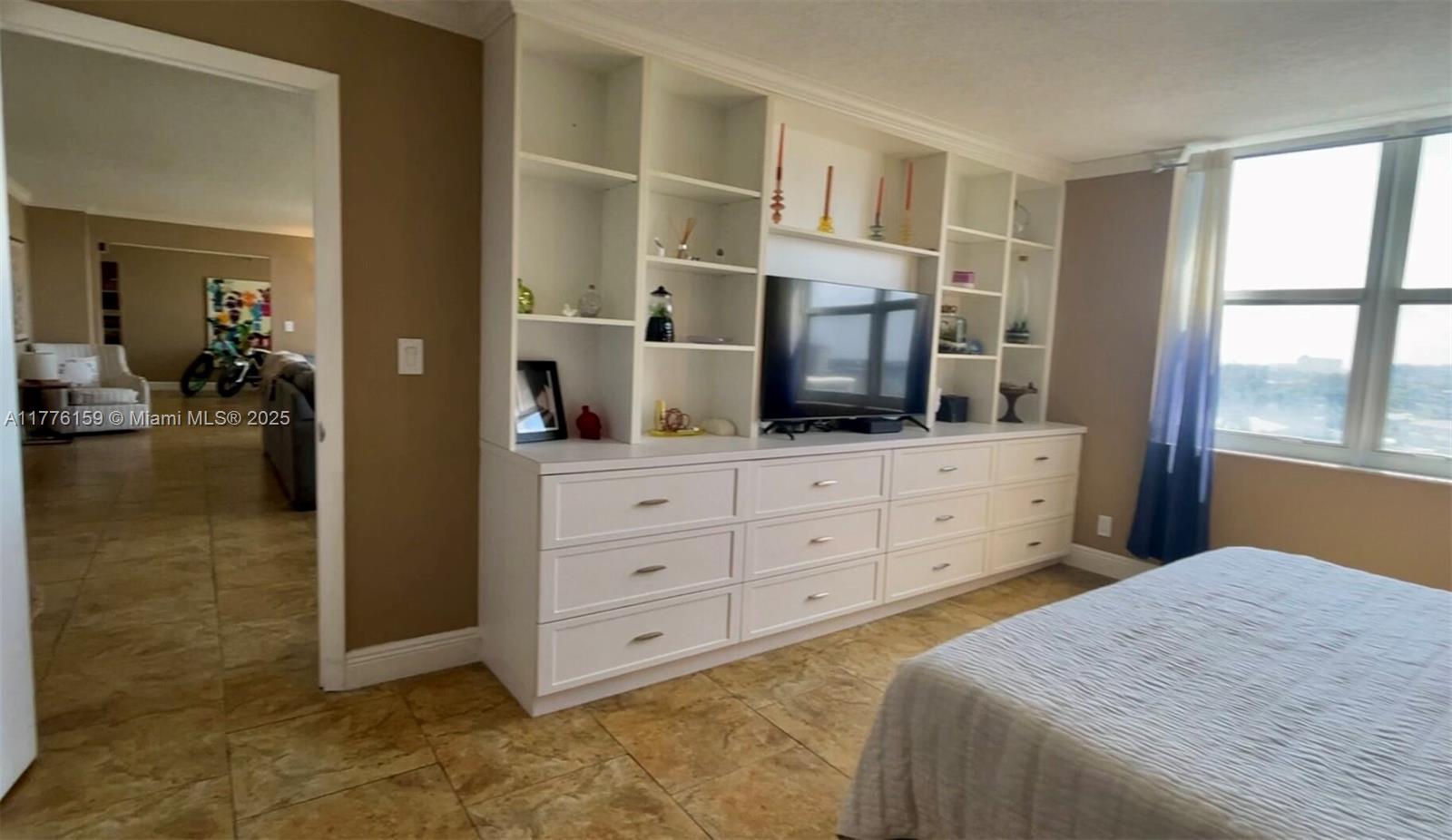 437 Golden Isles Dr #9B-C, Hallandale Beach, Florida image 32