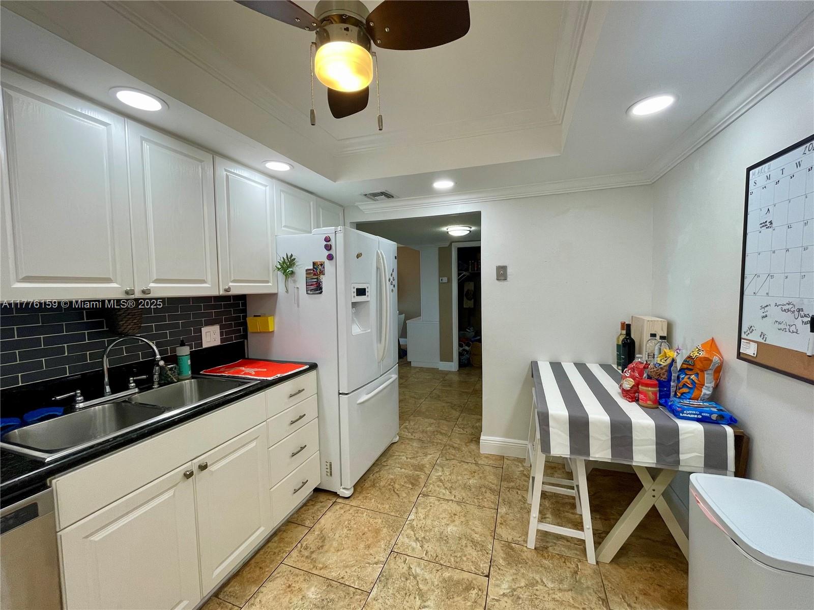 437 Golden Isles Dr #9B-C, Hallandale Beach, Florida image 9