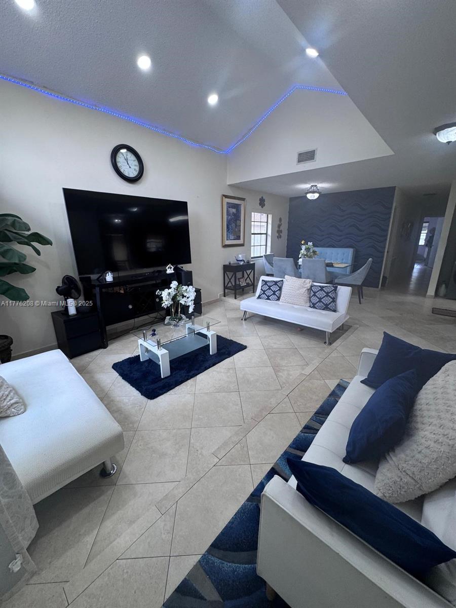 2370 NW 122nd Dr, Coral Springs, Florida image 4