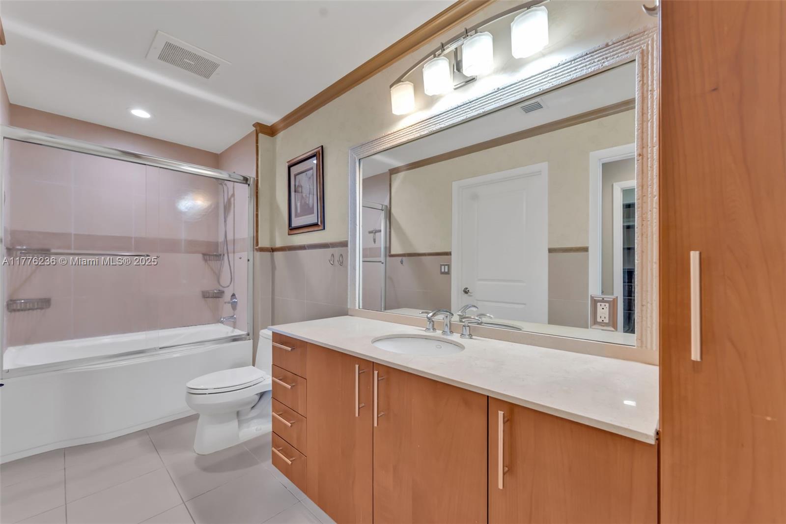 1945 S Ocean Dr #604, Hallandale Beach, Florida image 14
