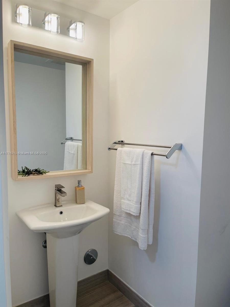 1300 Brickell Bay Dr #1601, Miami, Florida image 27
