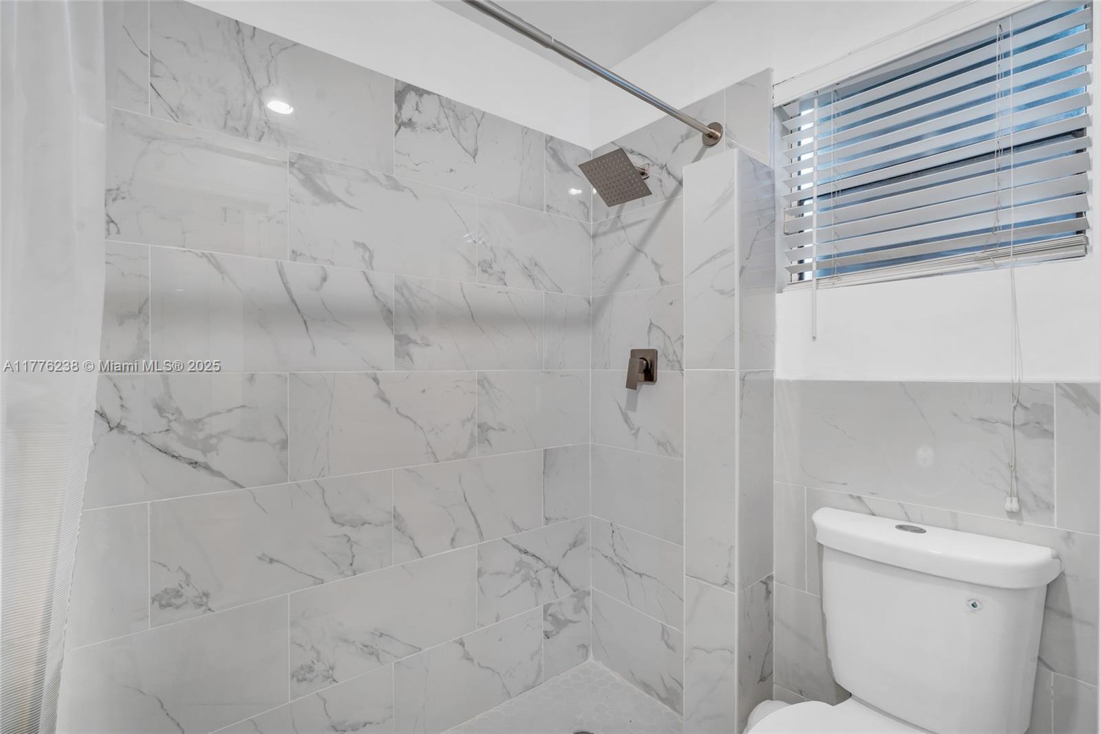 6224 NW 179th Ter, Hialeah, Florida image 11