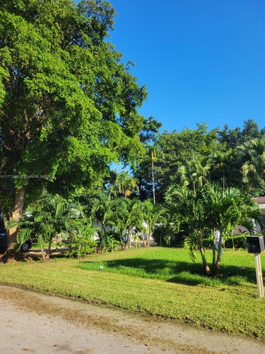 Residential, Biscayne Park, Florida image 34