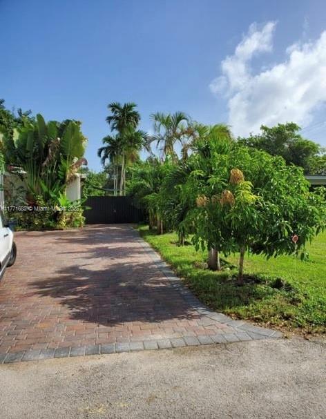 Residential, Biscayne Park, Florida image 35