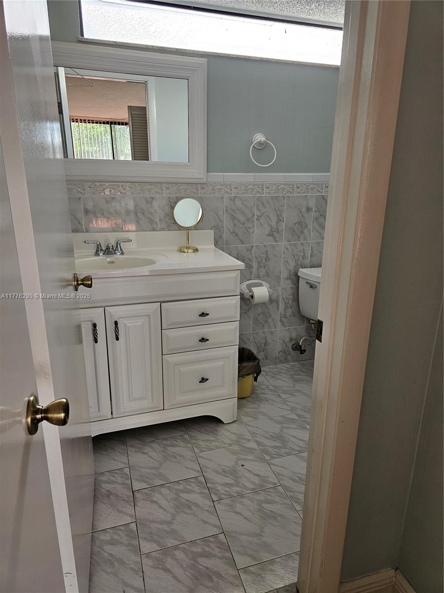 13186 SW 10th Ln, Miami, Florida image 14