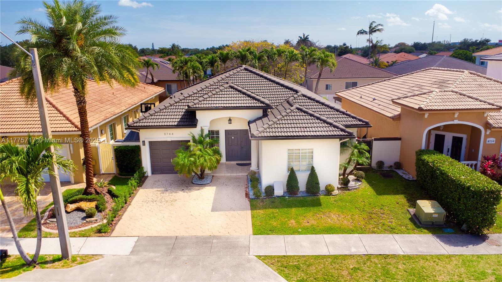 8744 NW 147th Ln, Miami Lakes, Florida image 2
