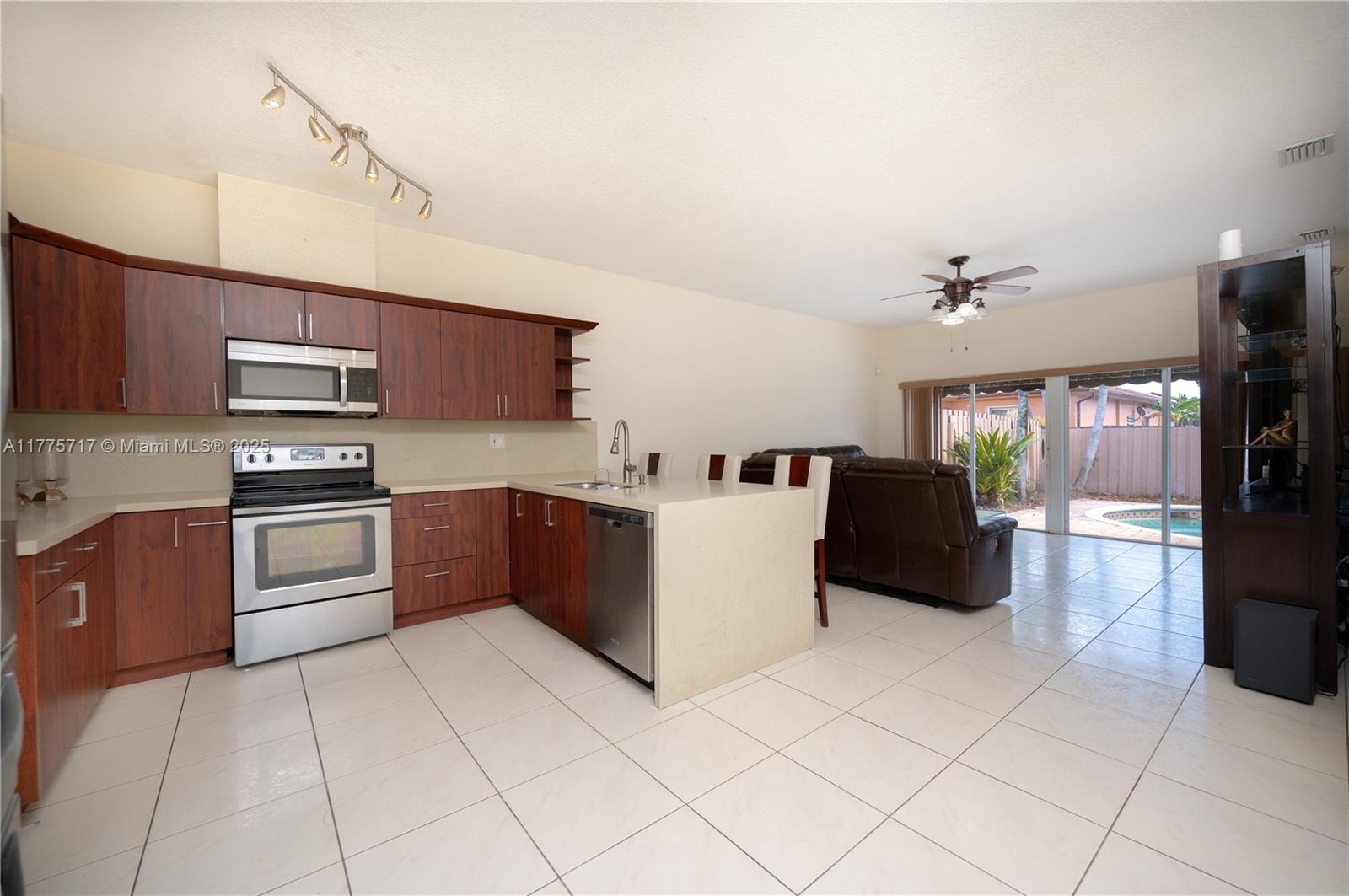 8744 NW 147th Ln, Miami Lakes, Florida image 30