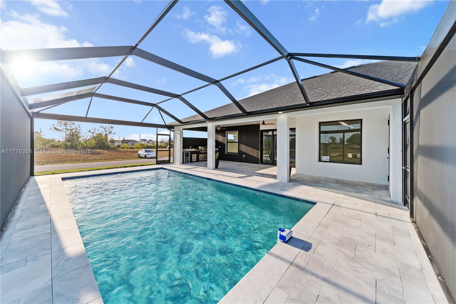 122 NE 20 Ter, Cape Coral, Florida image 1