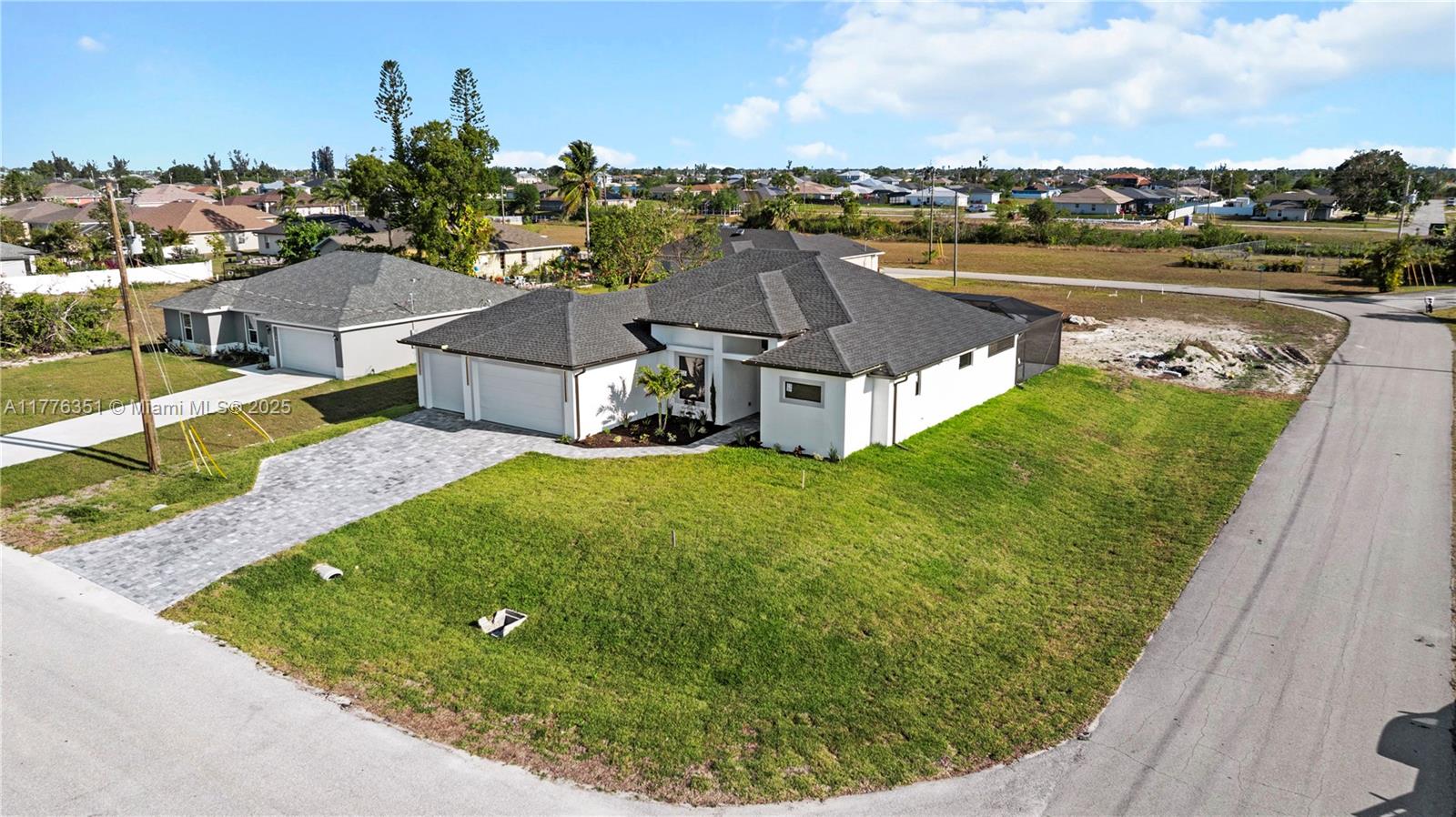122 NE 20 Ter, Cape Coral, Florida image 2