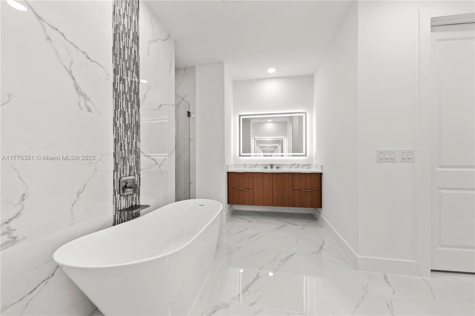122 NE 20 Ter, Cape Coral, Florida image 24