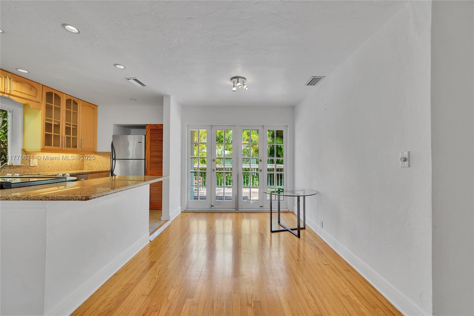 3609 Avocado Ave, Miami, Florida image 32