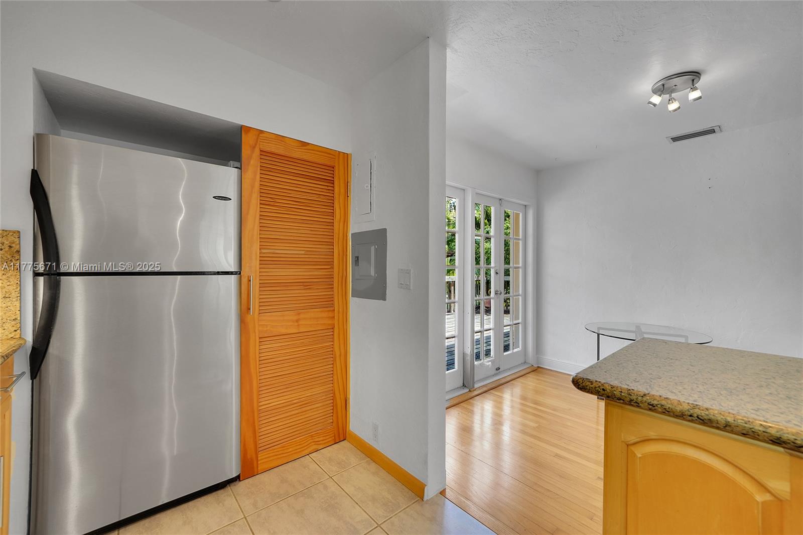 3609 Avocado Ave, Miami, Florida image 34