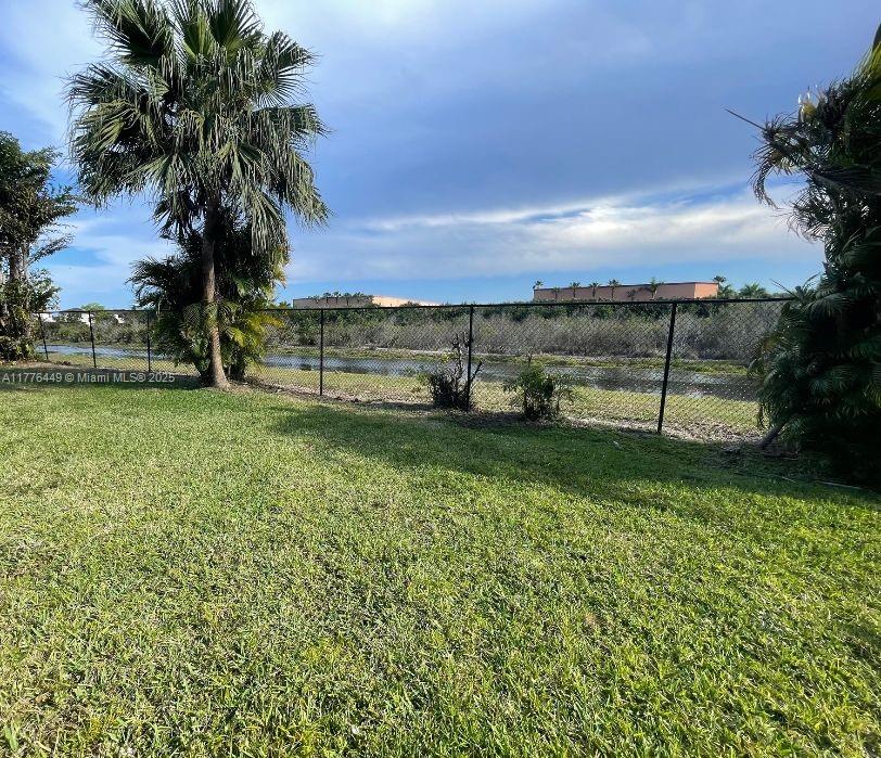 9520 W Daffodil Ln, Miramar, Florida image 20
