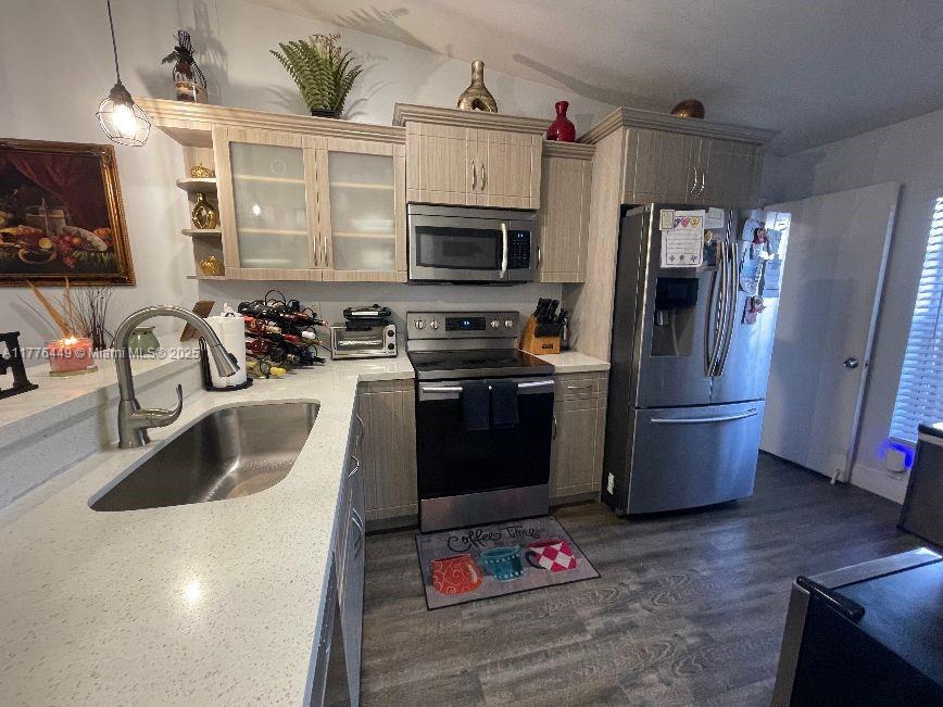 9520 W Daffodil Ln, Miramar, Florida image 4