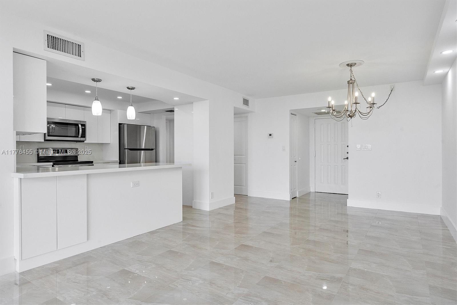 600 Parkview Dr #1123, Hallandale Beach, Florida image 12