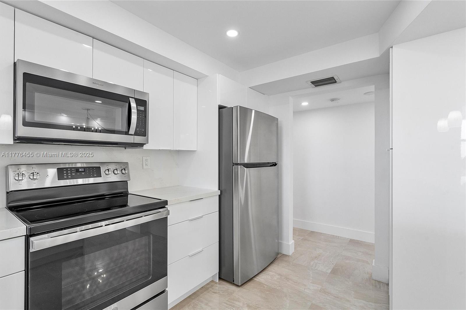 600 Parkview Dr #1123, Hallandale Beach, Florida image 18