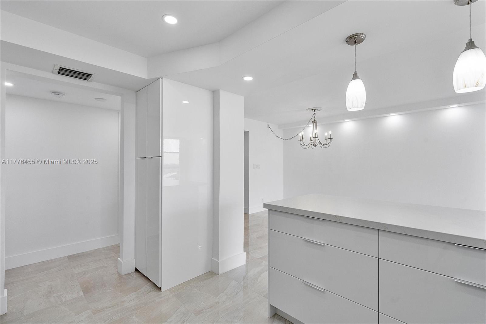600 Parkview Dr #1123, Hallandale Beach, Florida image 19