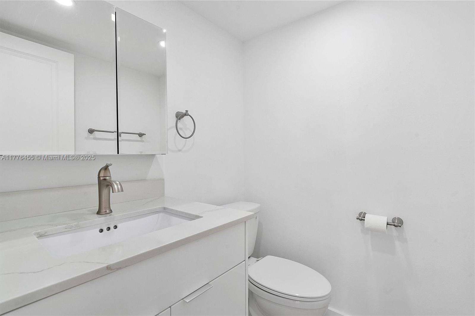 600 Parkview Dr #1123, Hallandale Beach, Florida image 25