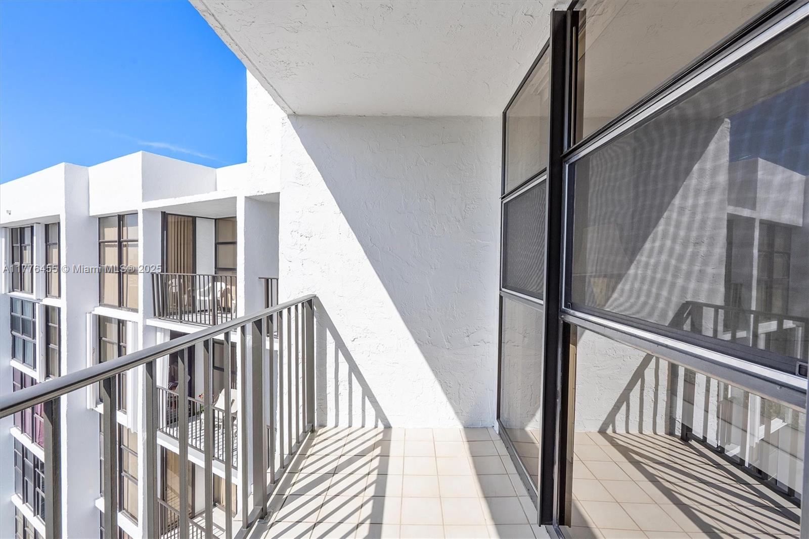 600 Parkview Dr #1123, Hallandale Beach, Florida image 30