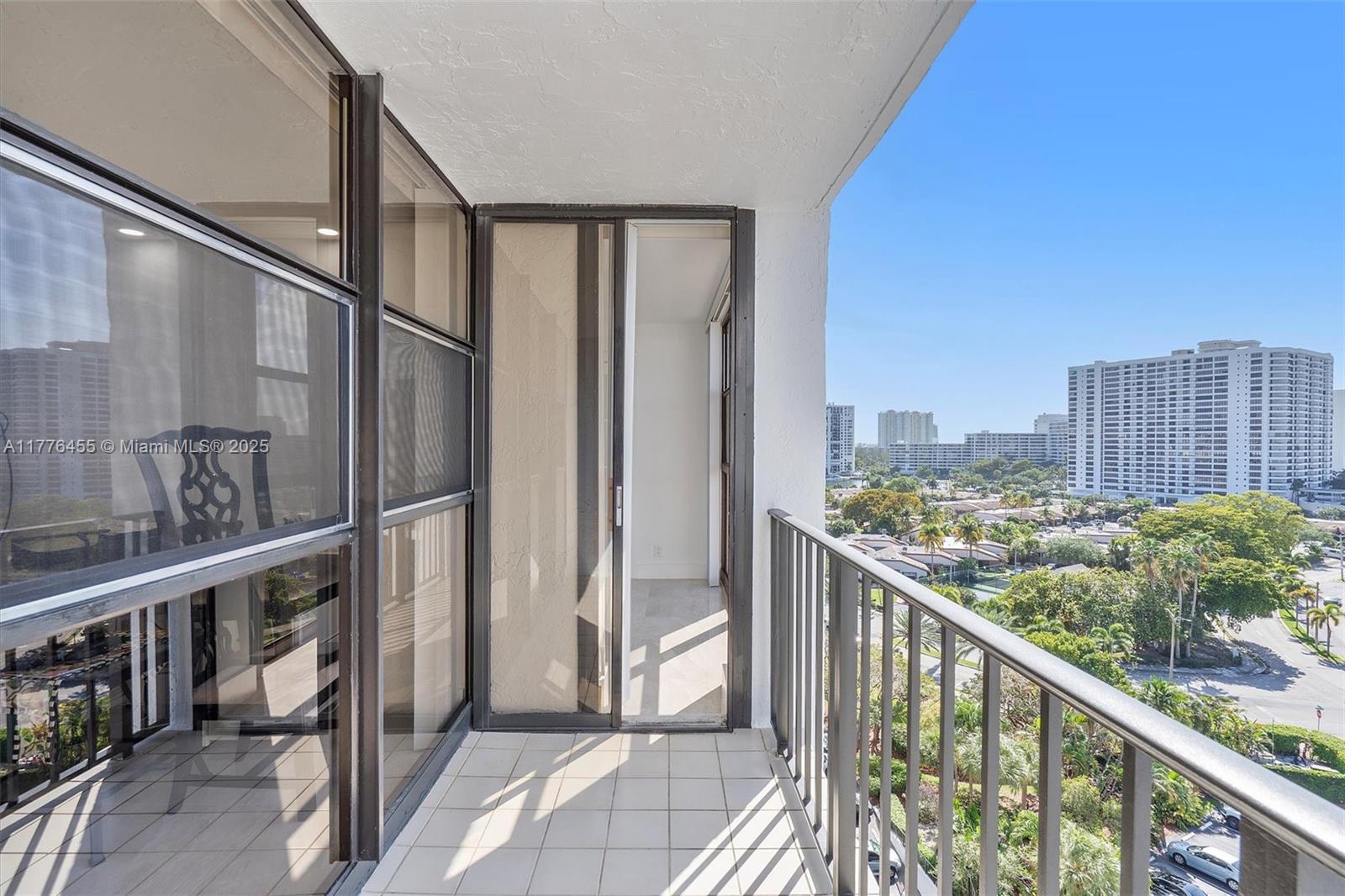 600 Parkview Dr #1123, Hallandale Beach, Florida image 31
