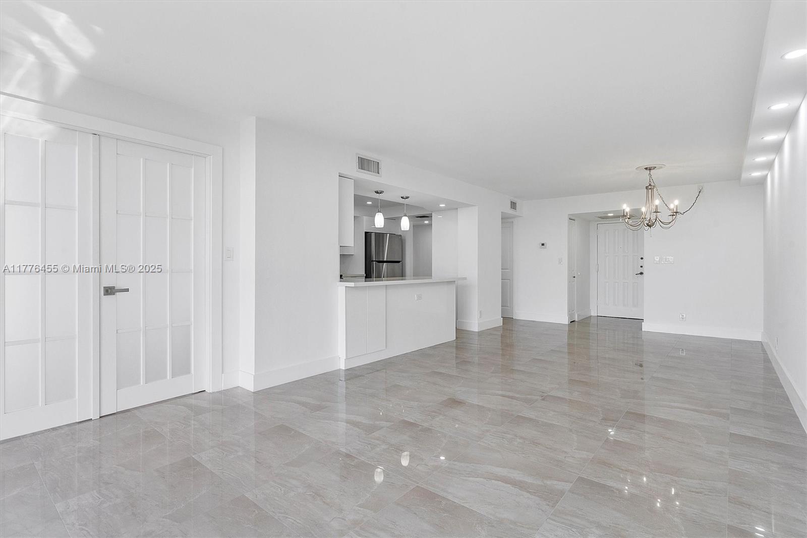 600 Parkview Dr #1123, Hallandale Beach, Florida image 8