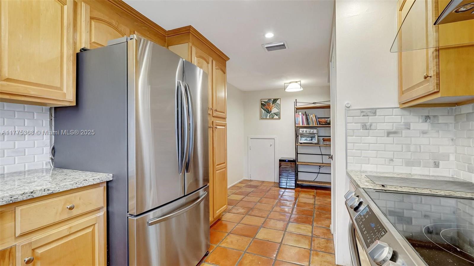 Listing Photo 16
