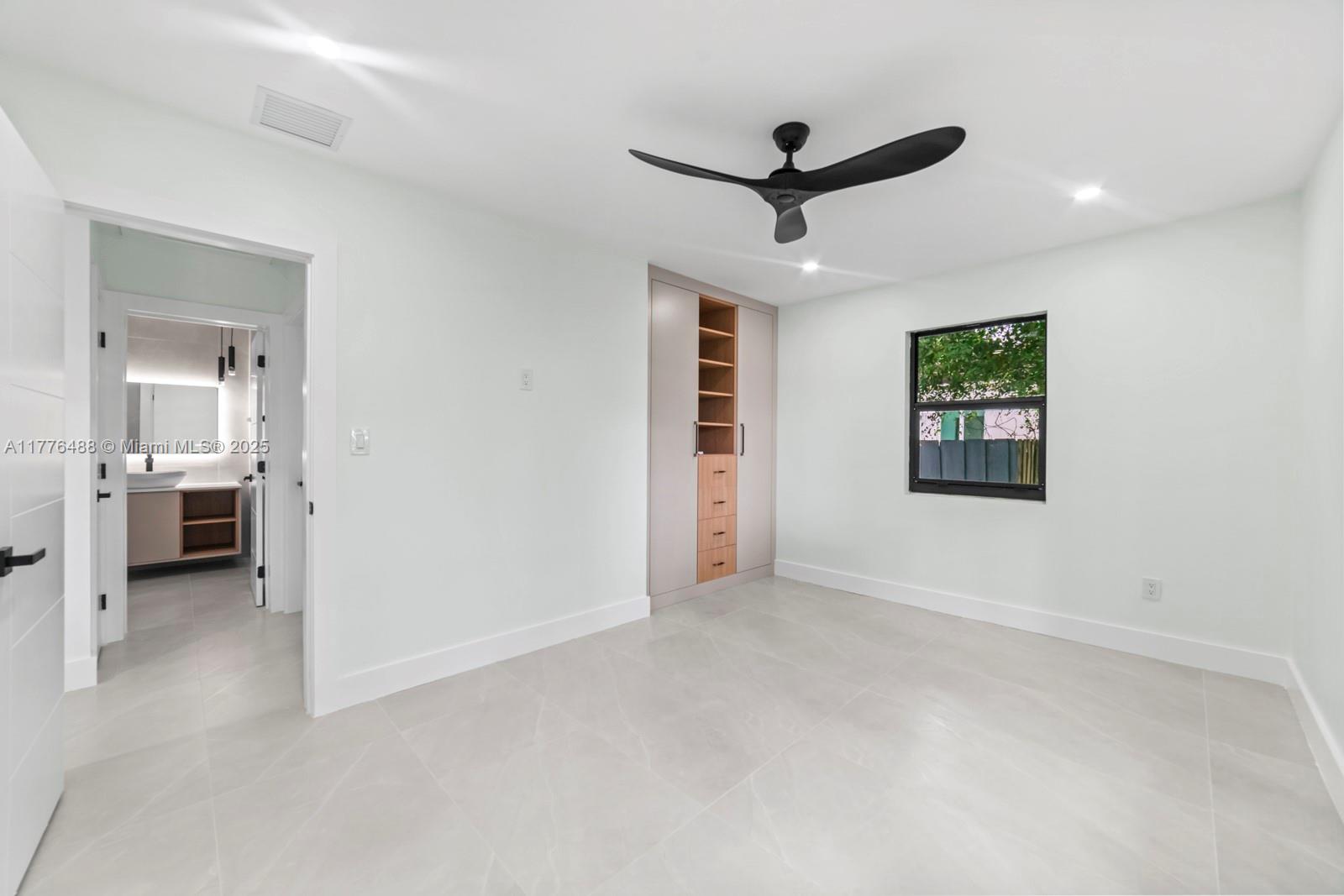31 Carlisle Dr, Miami Springs, Florida image 17