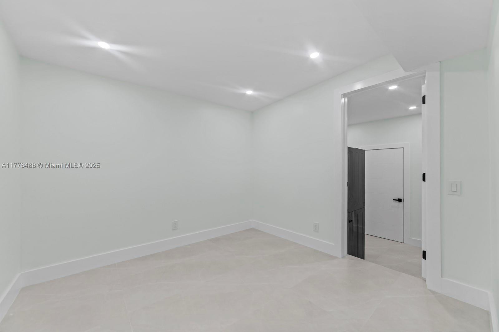 31 Carlisle Dr, Miami Springs, Florida image 24