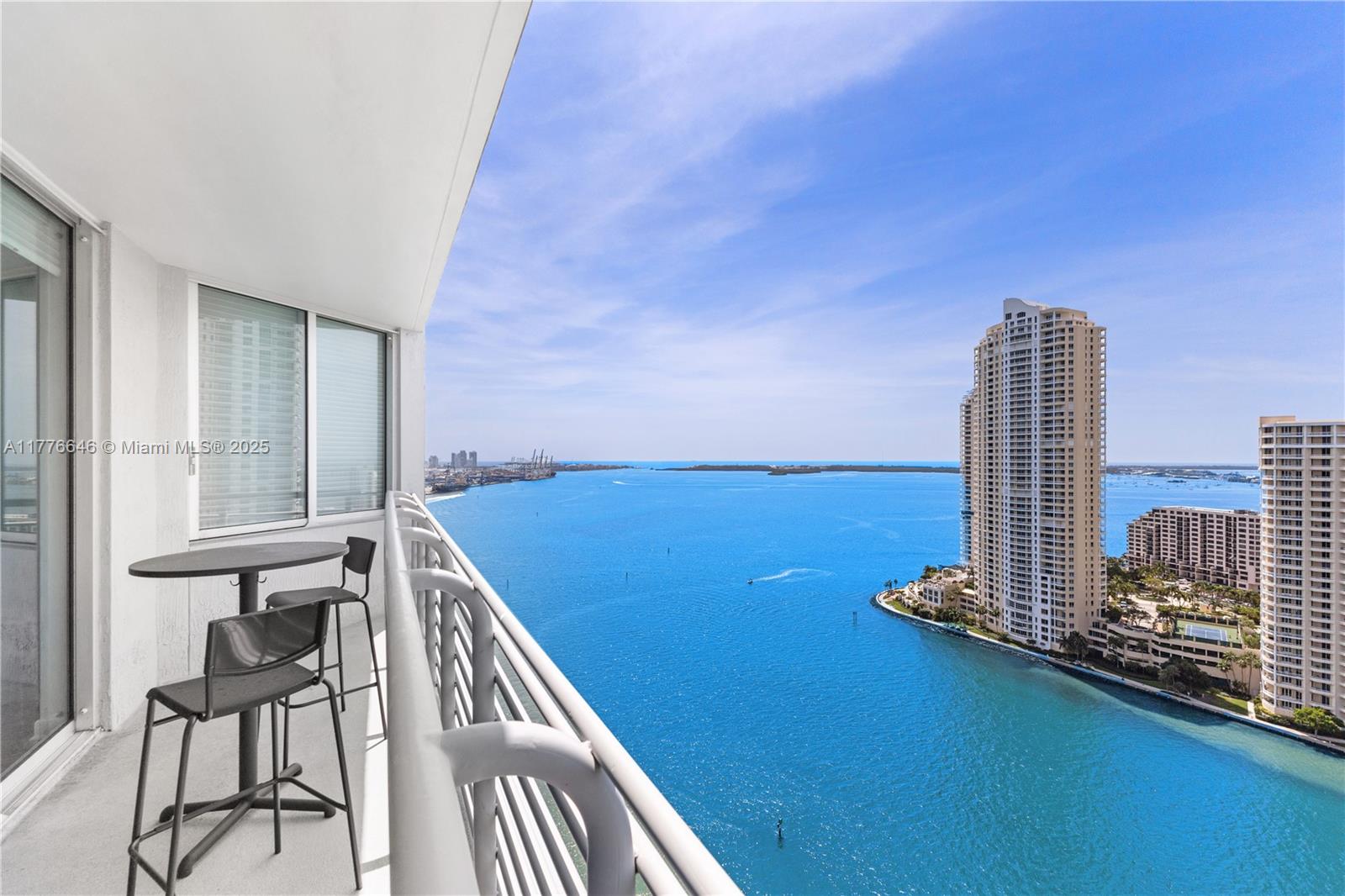 335 S Biscayne Blvd #2807, Miami FL 33131