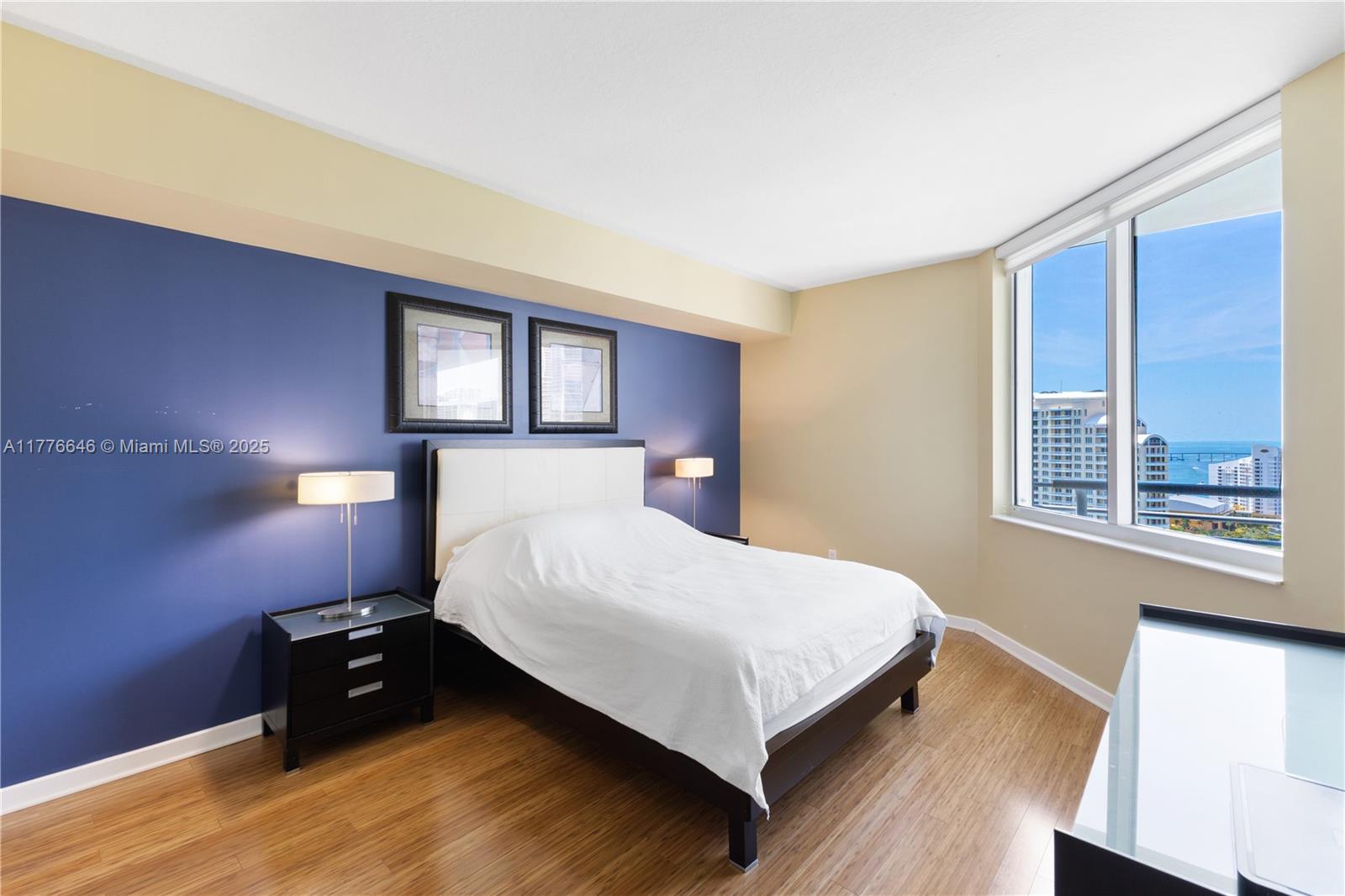 335 S Biscayne Blvd #2807, Miami FL 33131