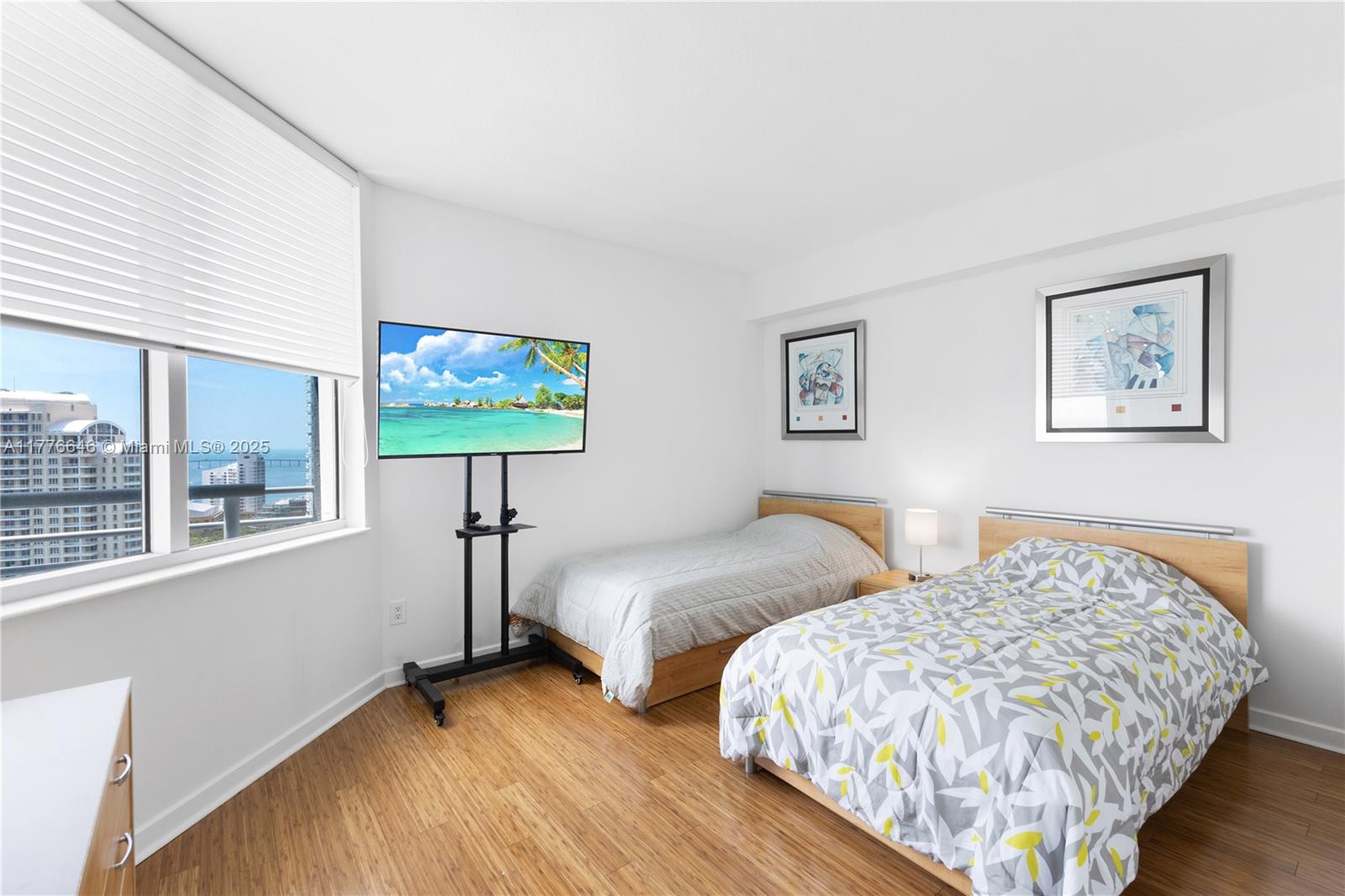 335 S Biscayne Blvd #2807, Miami FL 33131