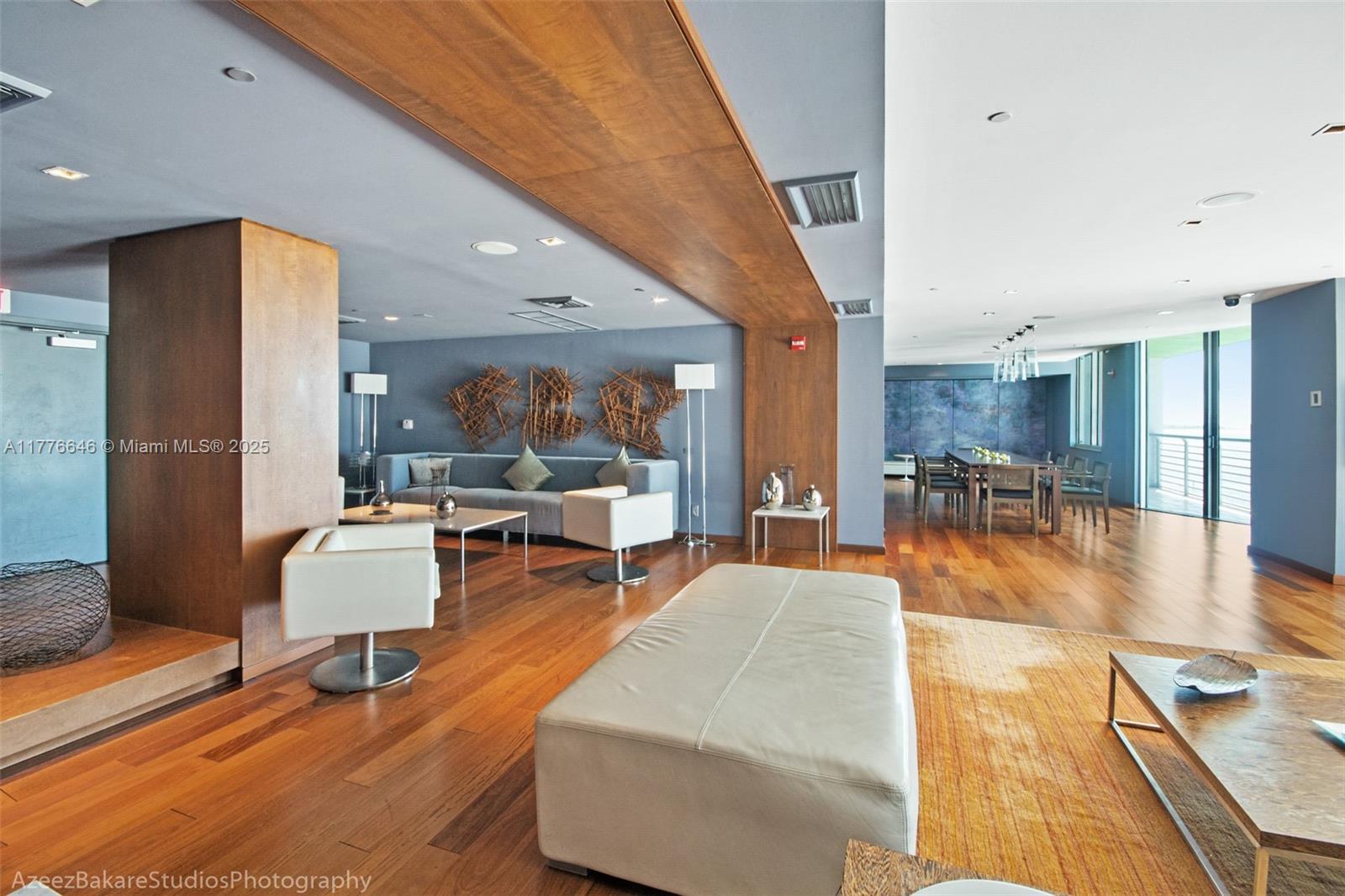 335 S Biscayne Blvd #2807, Miami FL 33131
