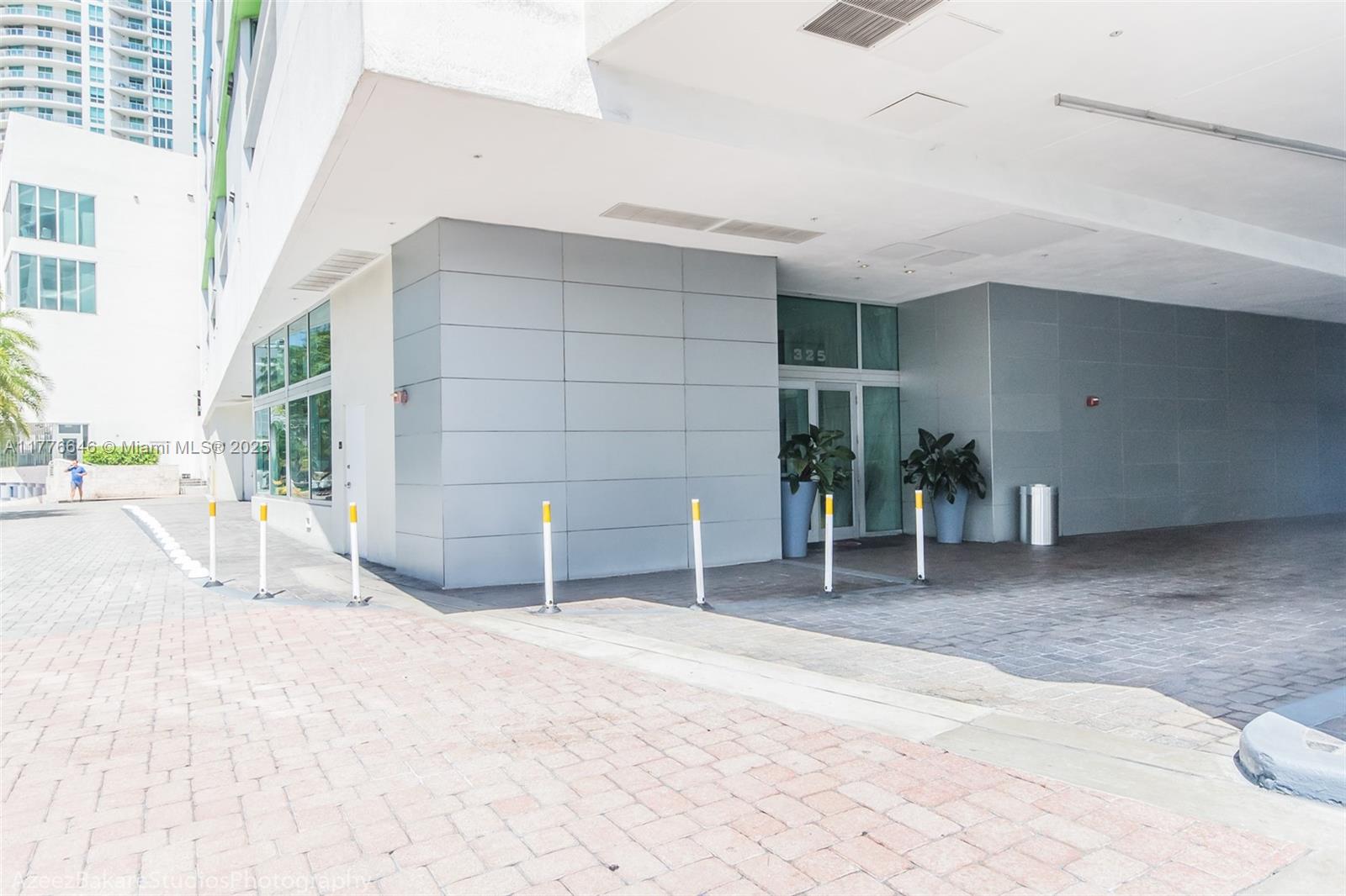 335 S Biscayne Blvd #2807, Miami FL 33131