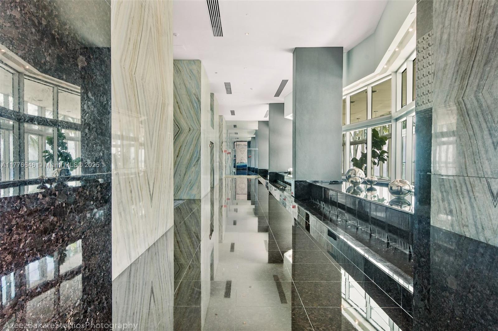 335 S Biscayne Blvd #2807, Miami FL 33131