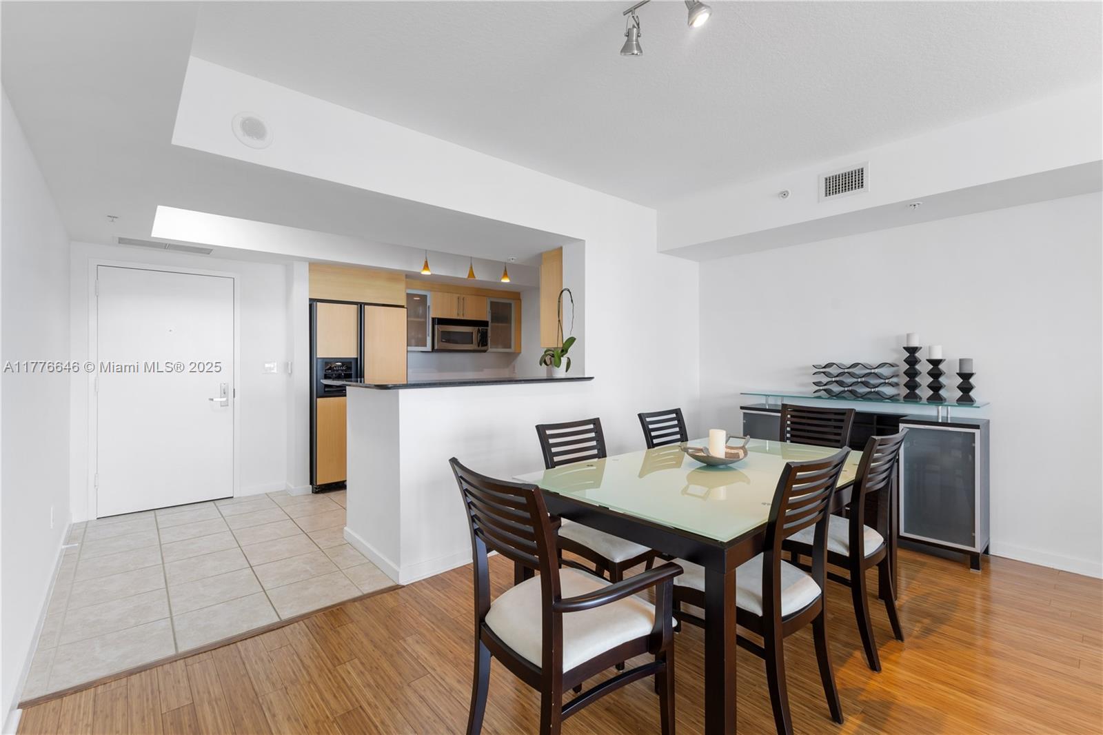 335 S Biscayne Blvd #2807, Miami FL 33131