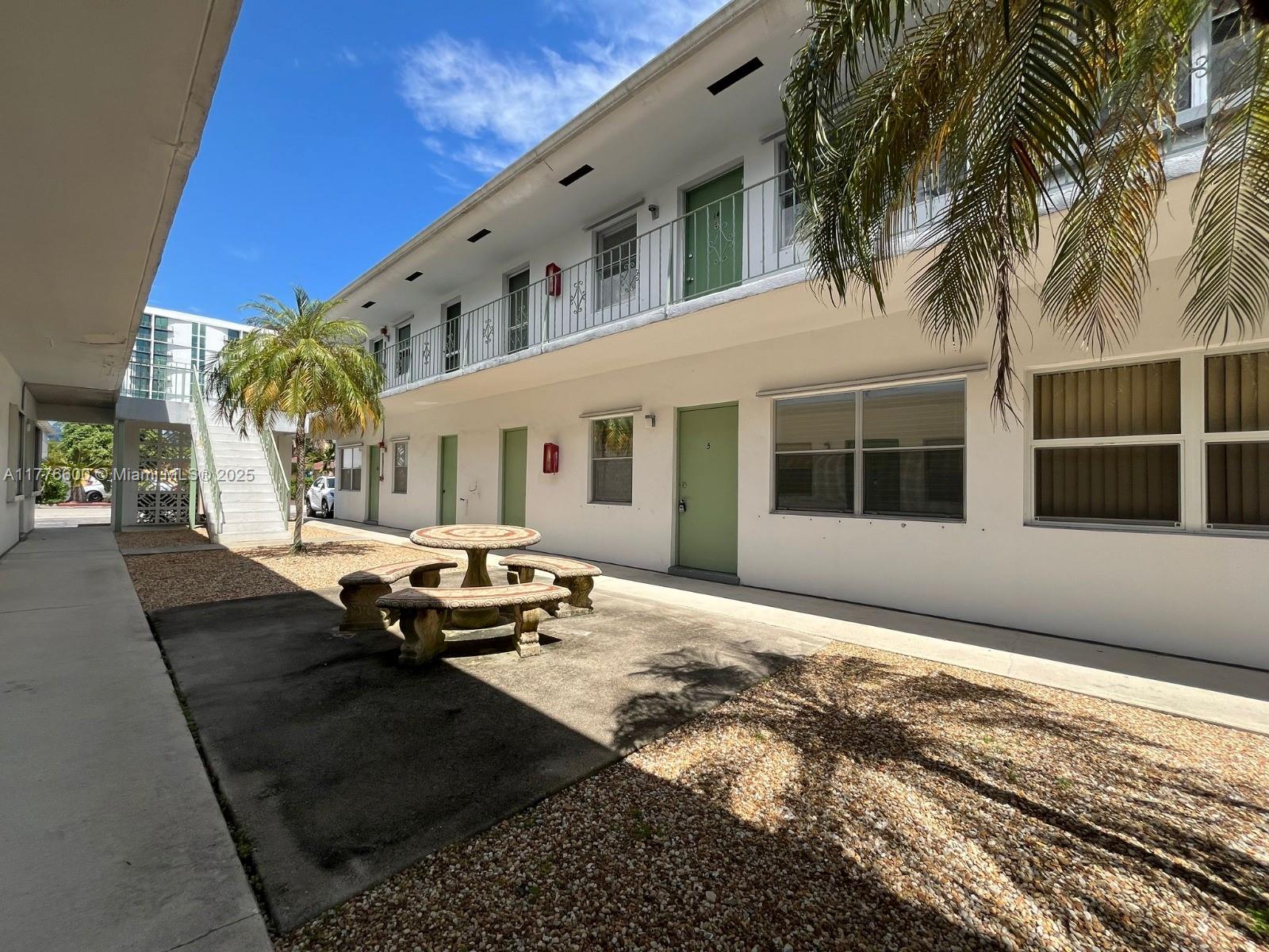 1824 Monroe St #1, Hollywood, Florida image 3