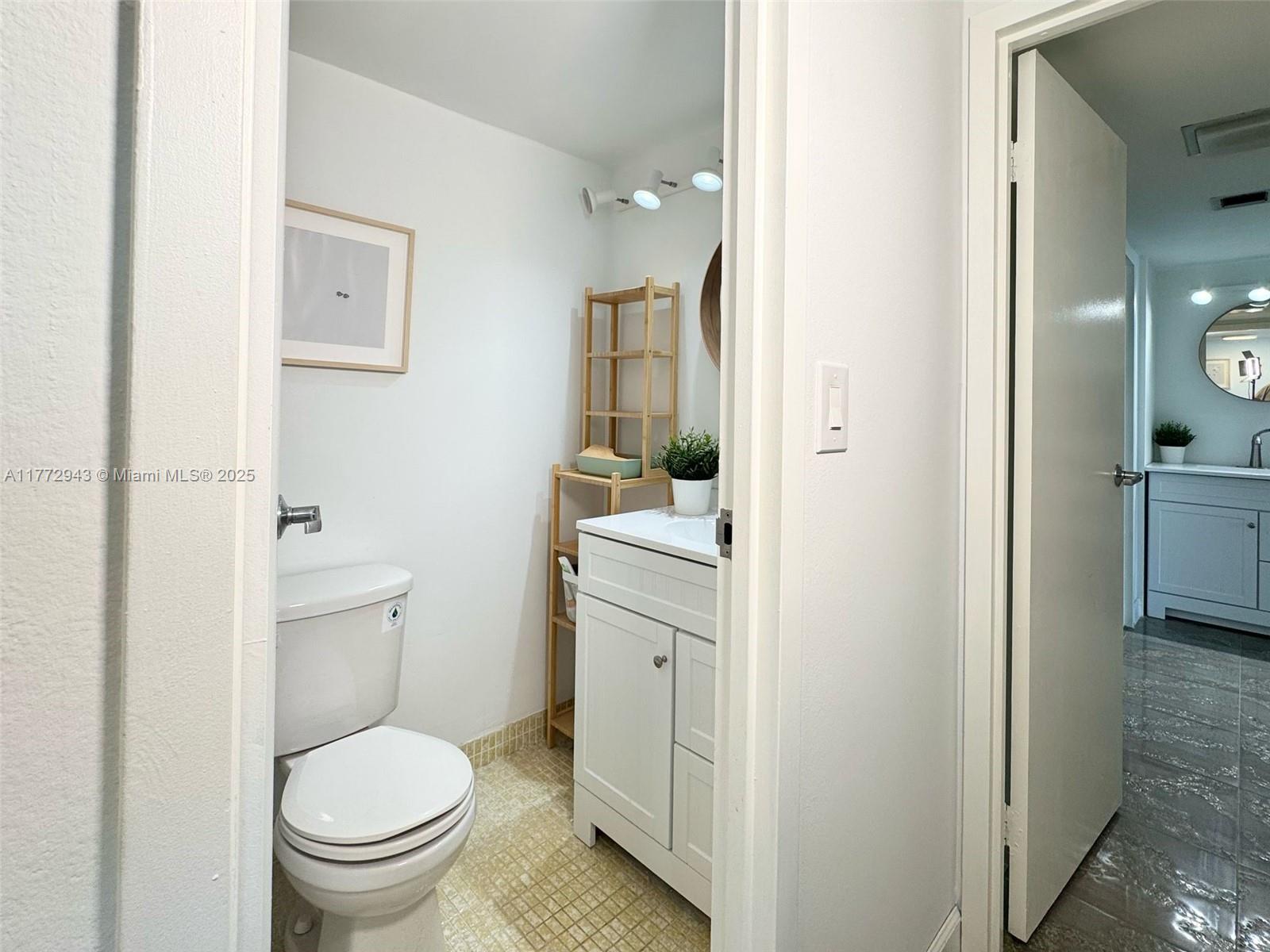 3625 N Country Club Dr #1901, Aventura, Florida image 18