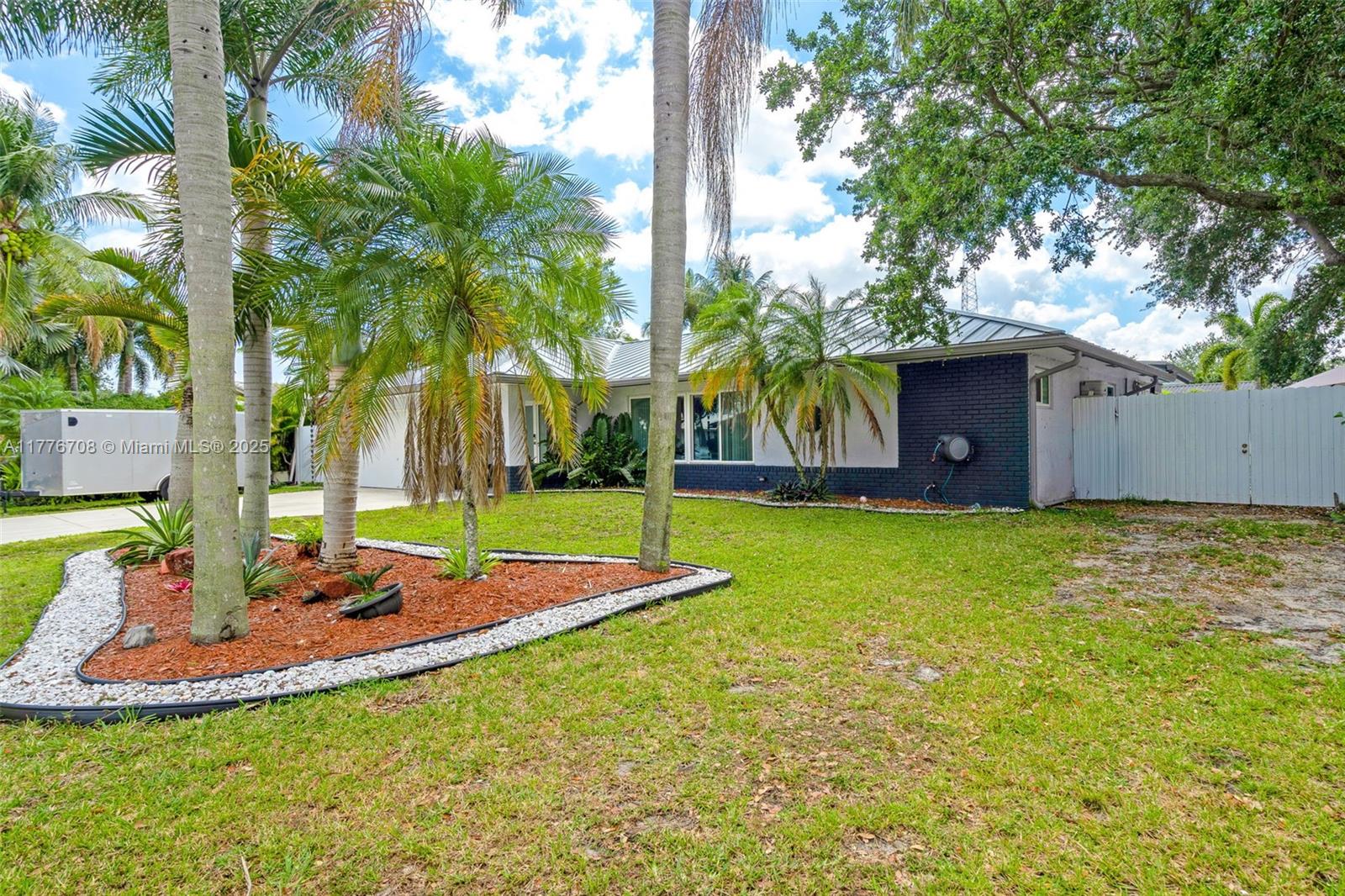 7250 NW 6th St, Plantation, Florida image 3