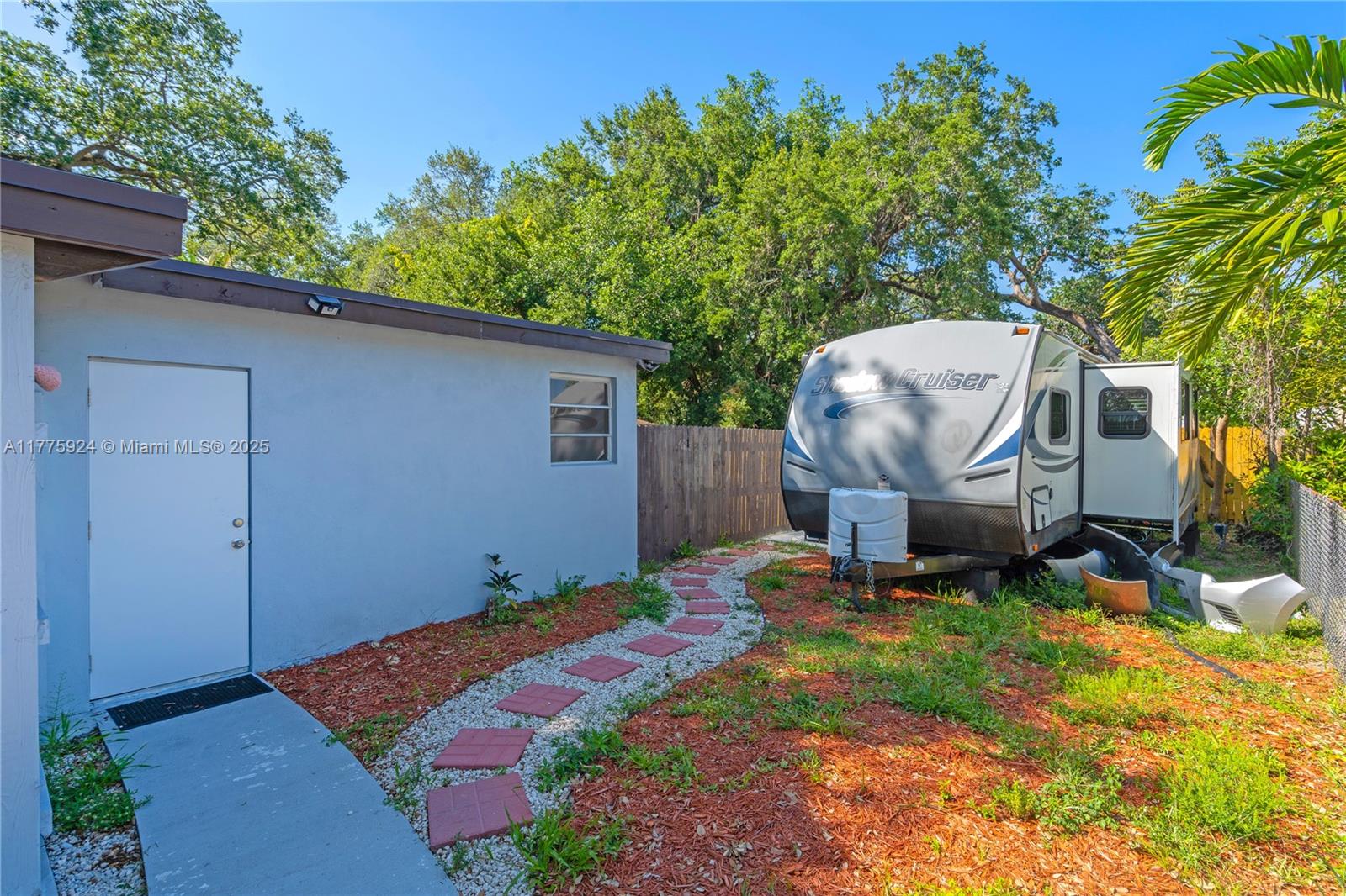 4111 SW 33rd St, West Park, Florida image 17