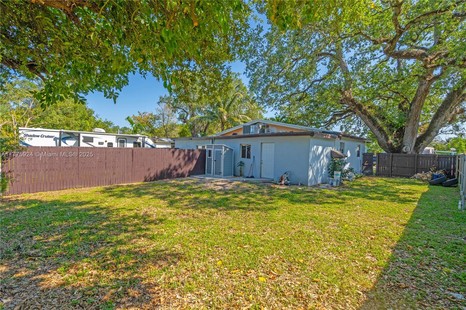 4111 SW 33rd St, West Park, Florida image 23