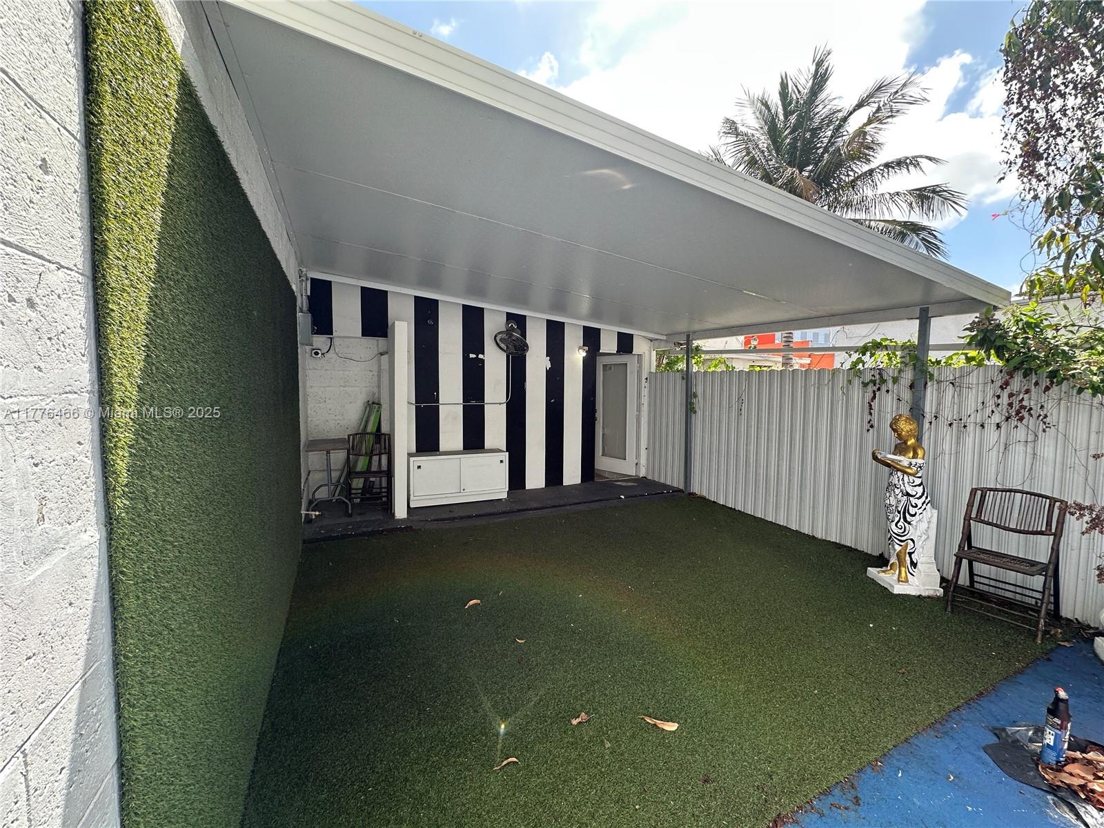Listing Photo 11